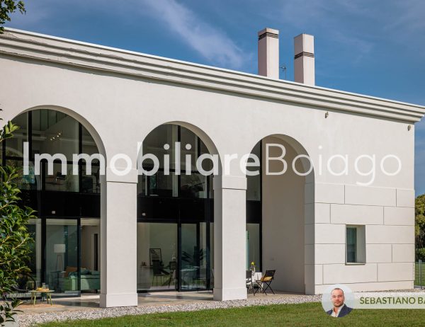 Eleganza e Architettura: Una Residenza dal Fascino Unico